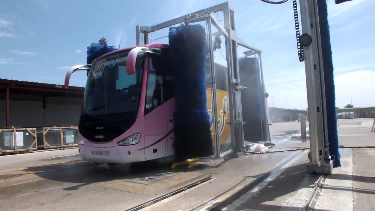 Bus Washing Machine